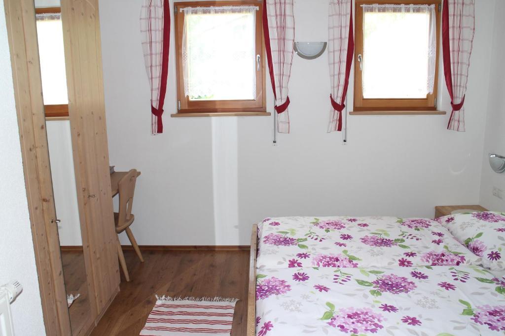 Pircherhof San Candido Habitación foto